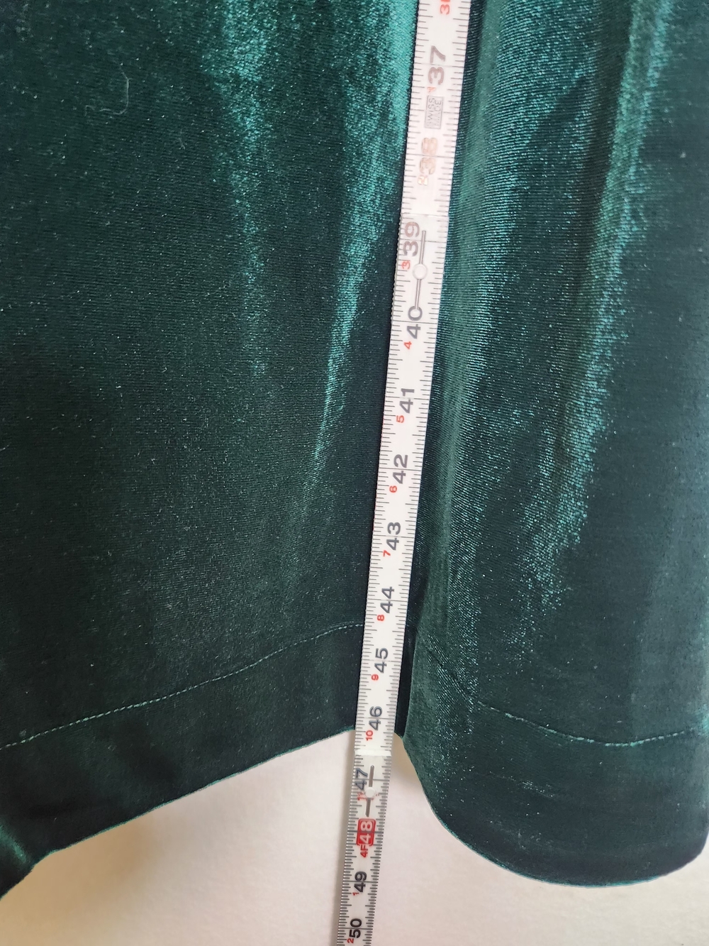 Elegant Emerald Green Velvet Midi Dress with Long Sleeves and Pockets Size S - Picture 12 of 13